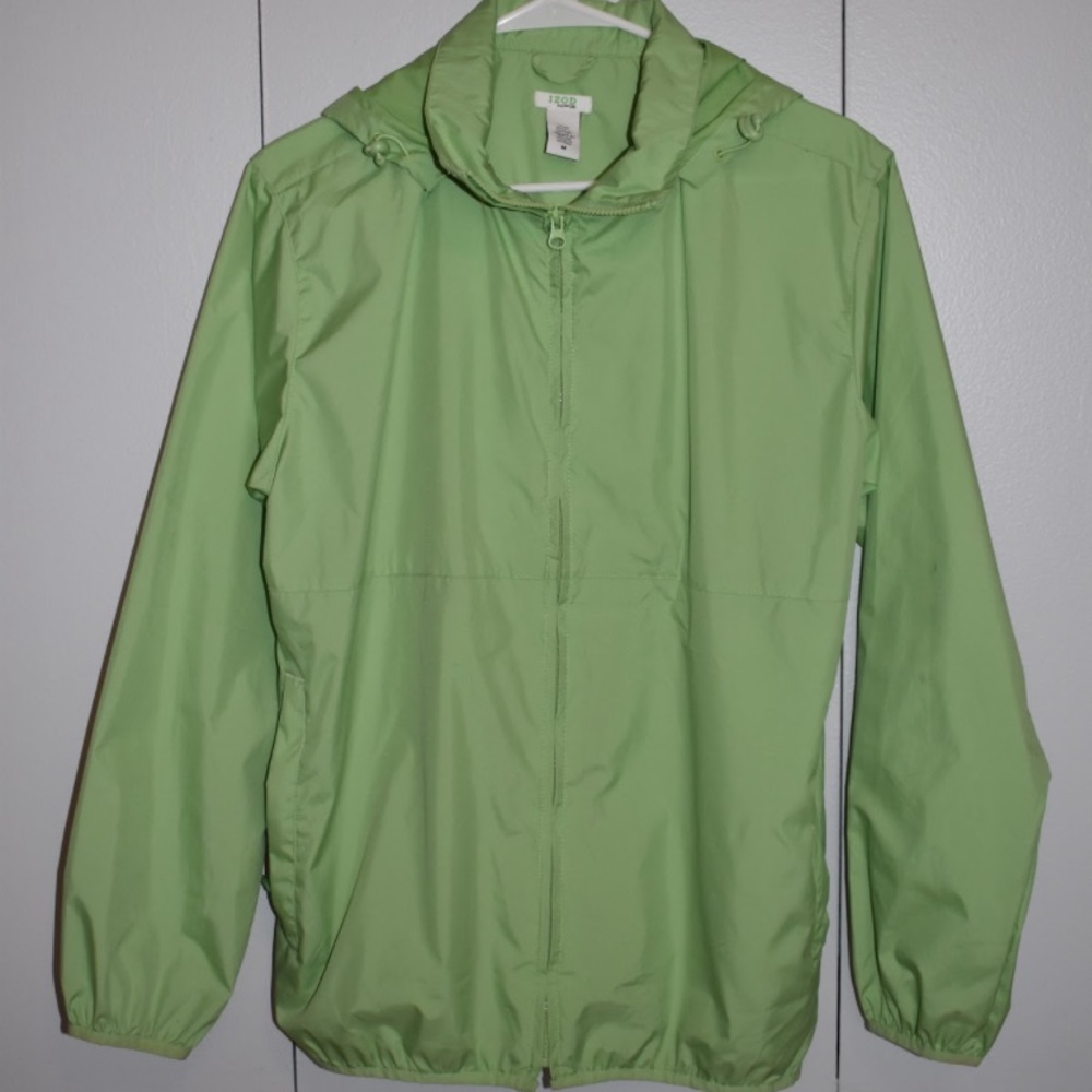 IZOD WINDBREAKER/RAIN JACKET